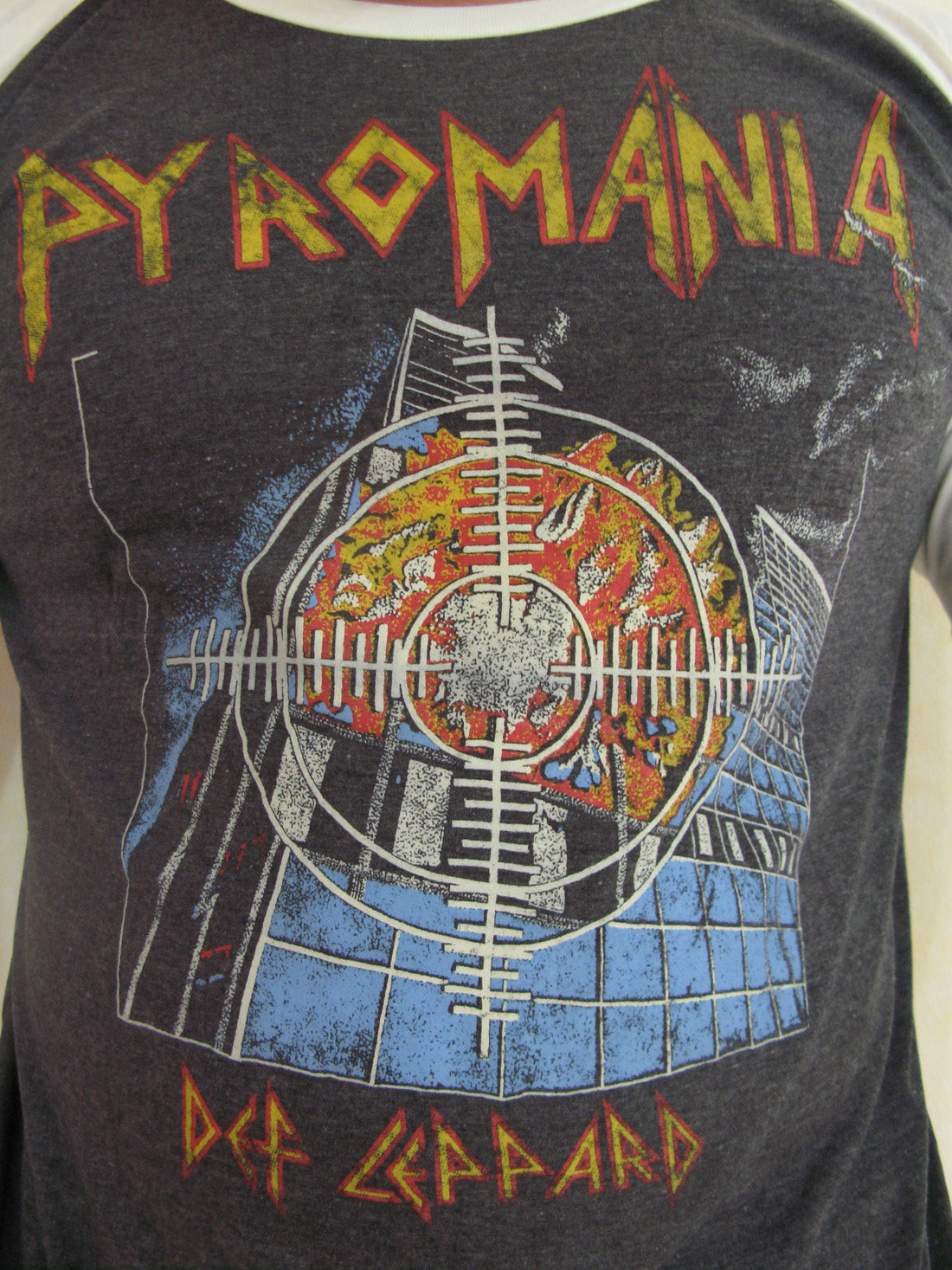 Def Leppard Pyromania Mens Raglan T-Shirt